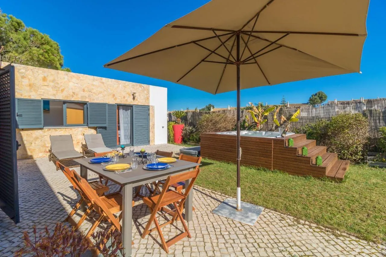 #023 Jacuzzy Ruinas Gamito Villa By Home Holidays Guia  0*, Guia (Faro)