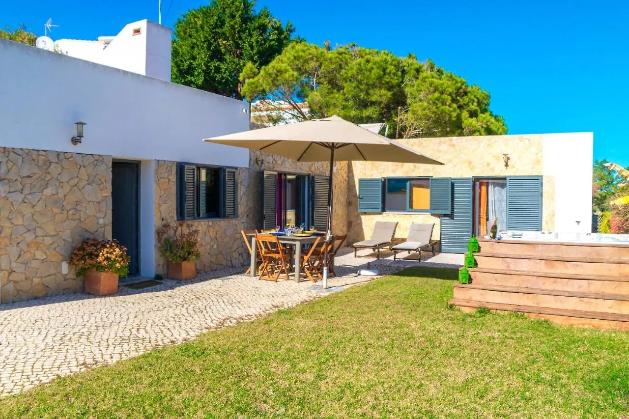 #023 Jacuzzy Ruinas Gamito Villa By Home Holidays Guia  0*, Guia (Faro) Portugal