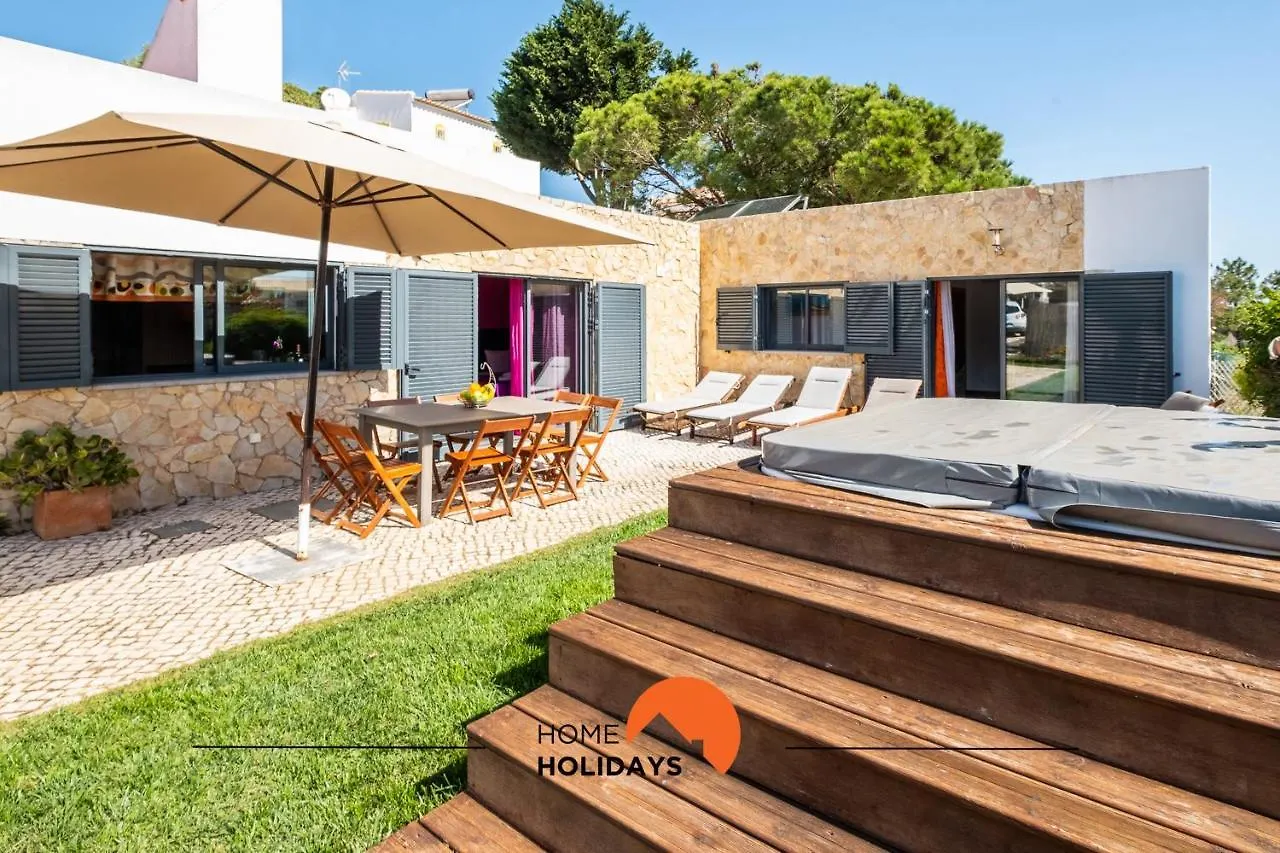 #023 Jacuzzy Ruinas Gamito Villa By Home Holidays Guia   Guia (Faro)