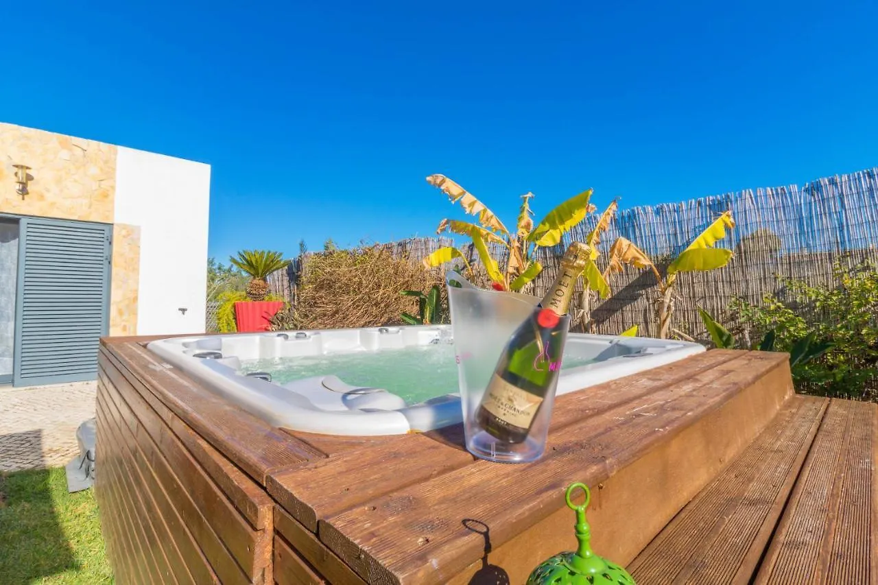 גיאה #023 Jacuzzy Ruinas Gamito Villa By Home Holidays