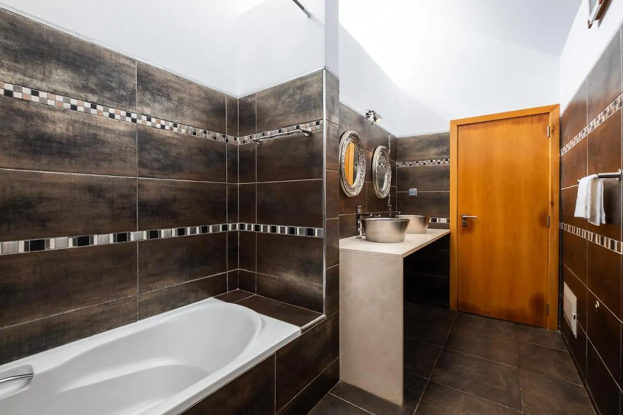 גיאה #023 Jacuzzy Ruinas Gamito Villa By Home Holidays